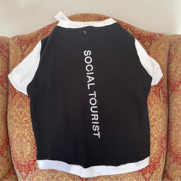 SOCIAL TOURIST X HOLLISTER DOG SHIRT - Picture 3 of 8